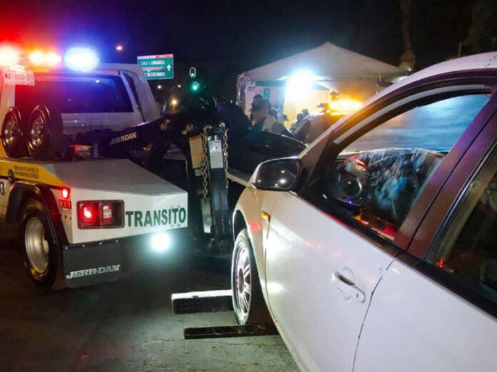 Chile: Driver runs over a thief who was trying to steal his car; the subject had a leg amputated