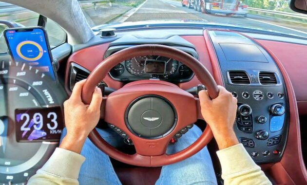 Decade-Old Aston Martin Vanquish Barely Reaches Top Speed ​​On Autobahn