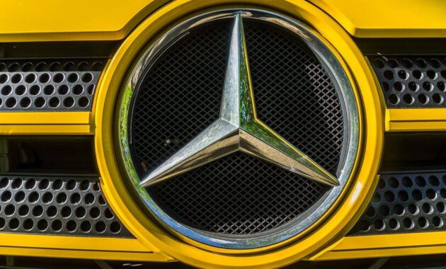 The Mercedes logo is the perfect representation of a brand that has transcended time thanks to its technology and respect for its customers.
