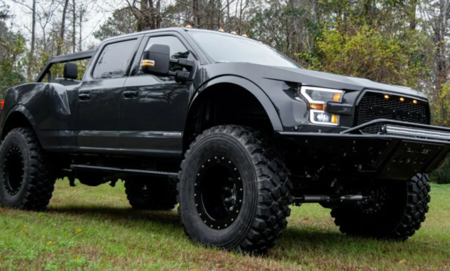 They present the MegaRaptor 7, a pickup based on the F-250 Super Duty with aggressive design and powerful engine (+ Images)